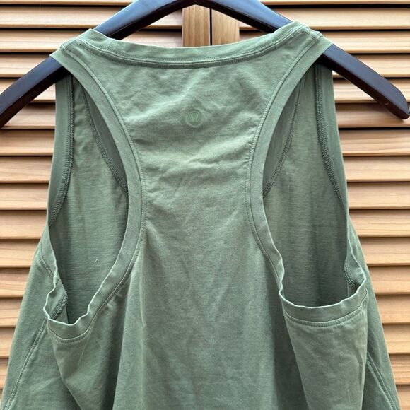 Lululemon Athletica green flowy tank size 4 - Picture 4 of 5